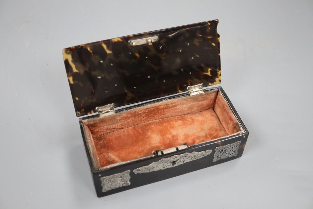 A tortoiseshell silver inlaid box, width 15cm